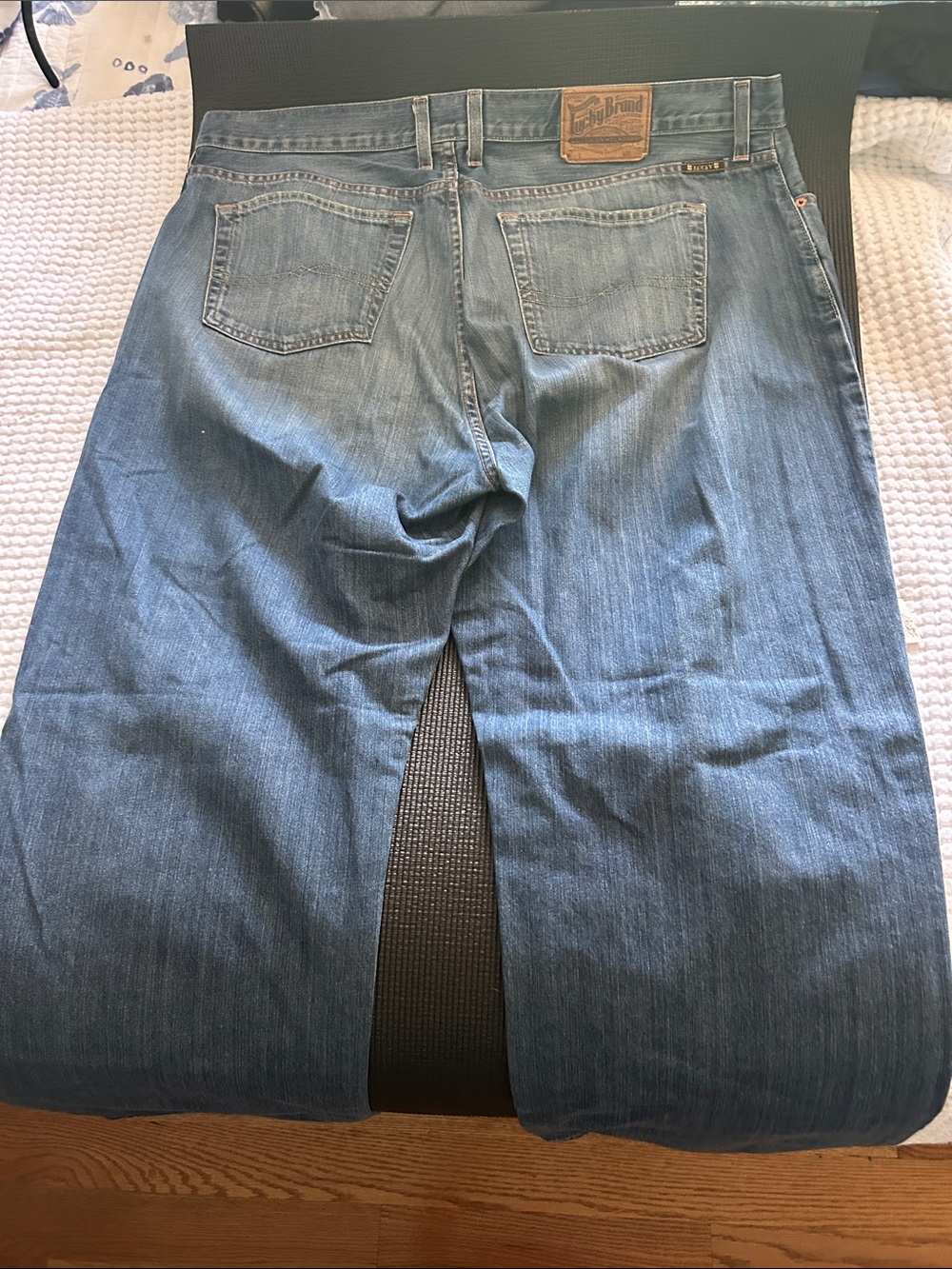 Lucky Brand Men's Medium Blue Relaxed Jeans